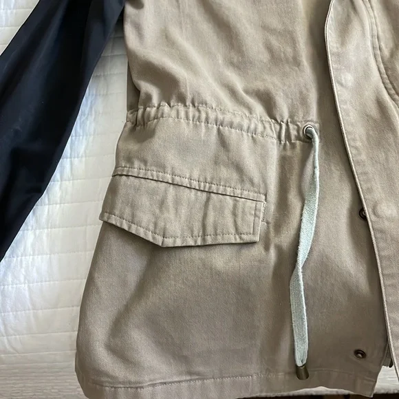 Jacket - Picture 6 of 9